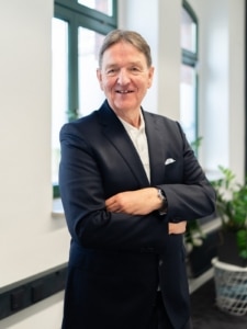Uwe Hoffmann, Leitung der Heilpraktikerschule ARSANIS